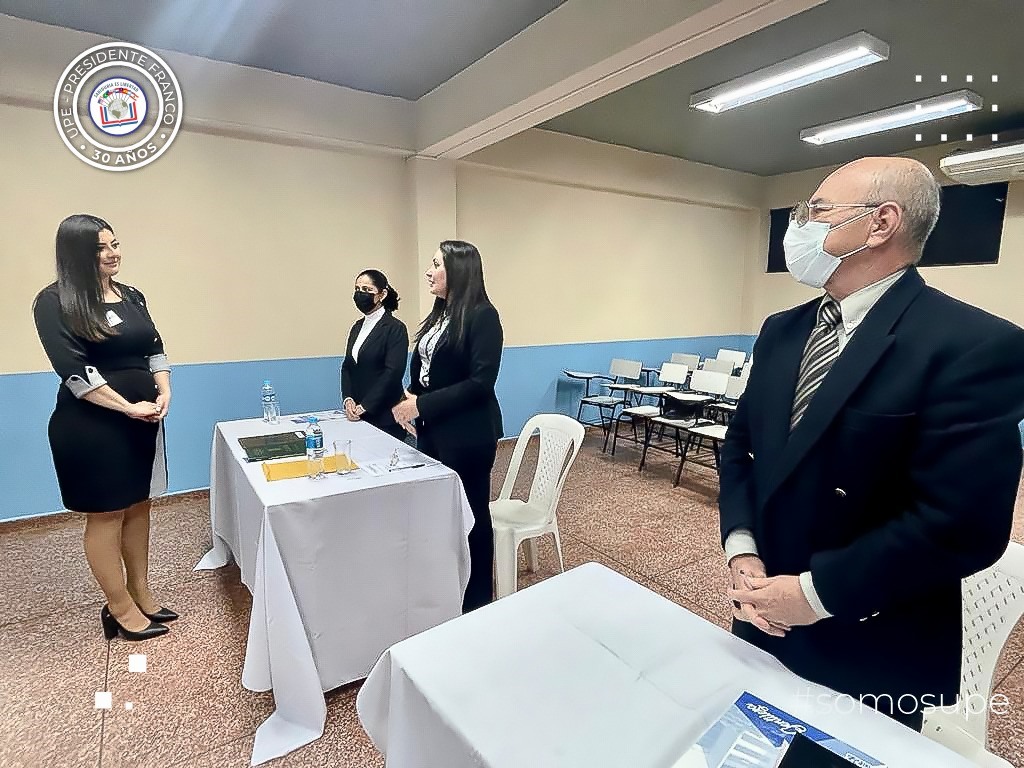 Presentación y Defensa de Tesis nueva profesional en Ciencias de la Educación